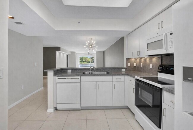 Building Photo - 5842 Crystal Shores Dr