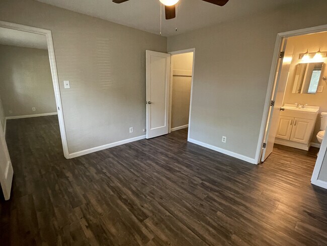 Foto del edificio - Huntington Apartments