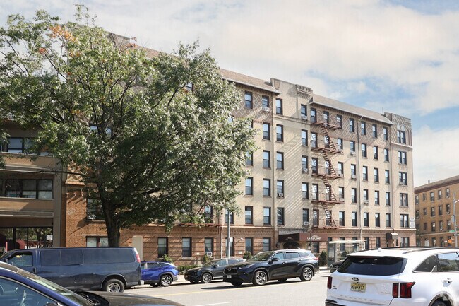 Building Photo - Castle Court