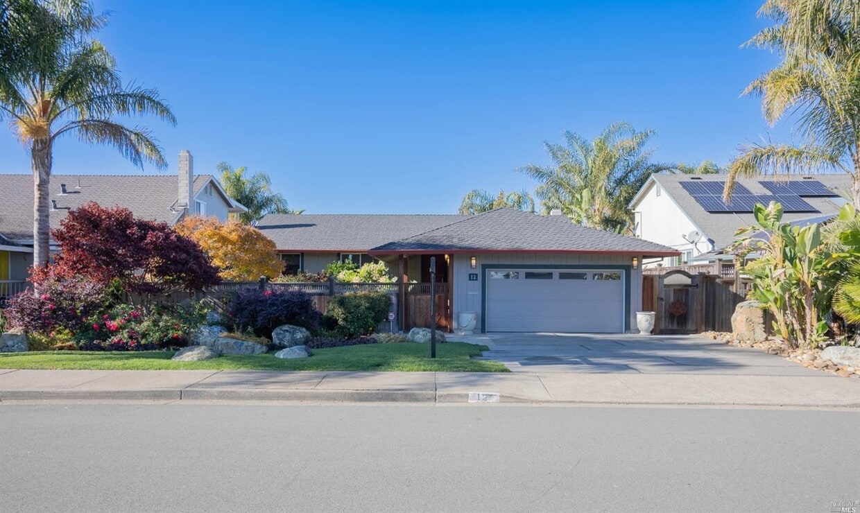 12 Del Oro Lagoon, Novato, CA 94949 House for Rent in Novato, CA
