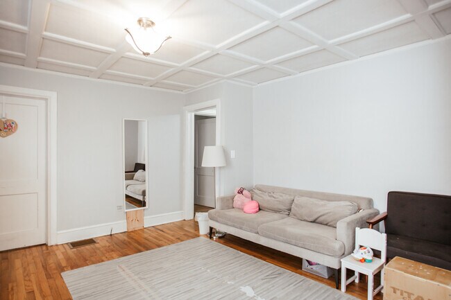 Building Photo - 396 Sunset Dr
