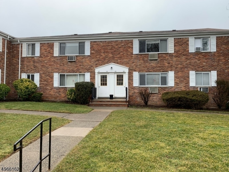 Primary Photo - 180 Littleton Rd