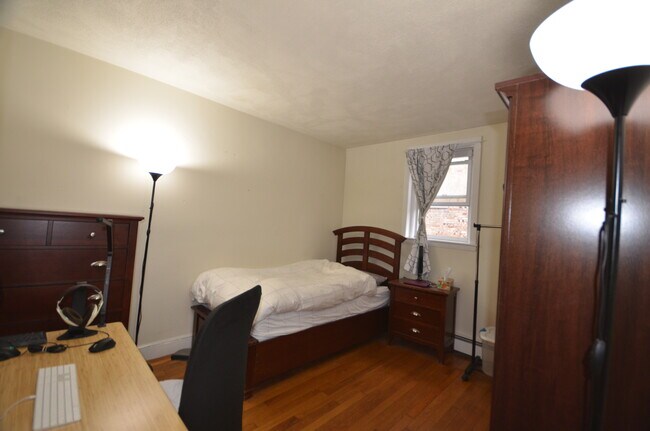 Foto del edificio - 320 Tappan St