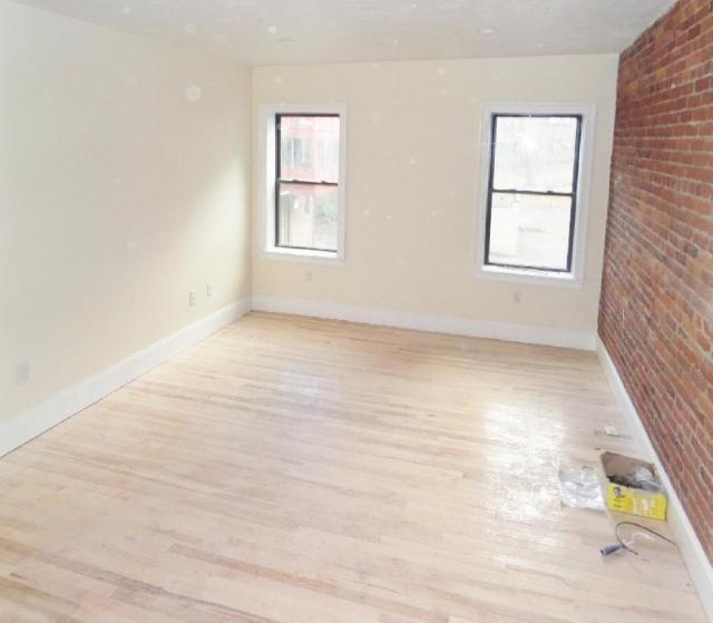 Foto del edificio - 4 bedroom in Brookline MA 02446