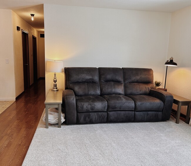 Foto del edificio - 614 Mercer Ave