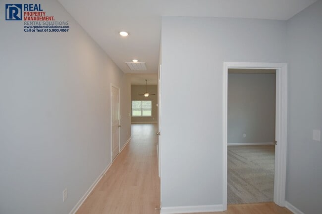 Building Photo - 1142 Bluecreek Cir