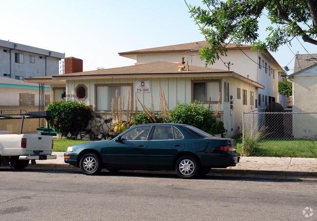 Building Photo - 4028 W. 137th St.