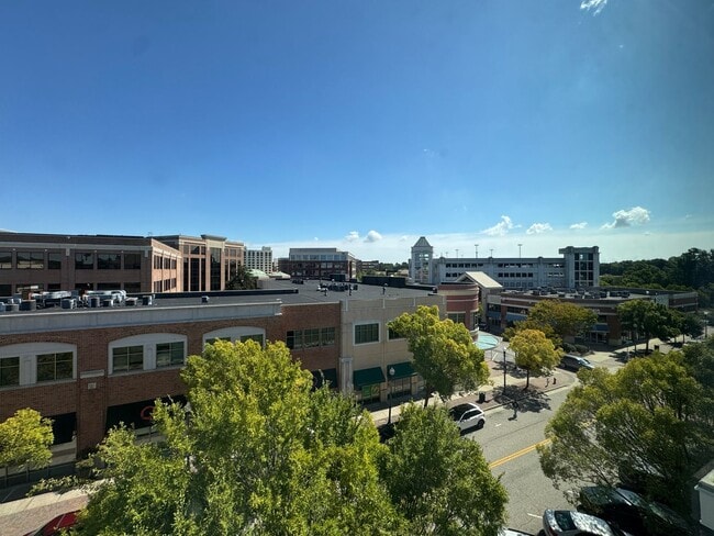Photo - NEWPORT NEWS - STUNNING APARTMENT IN  THE POINT AT CITY CENTER