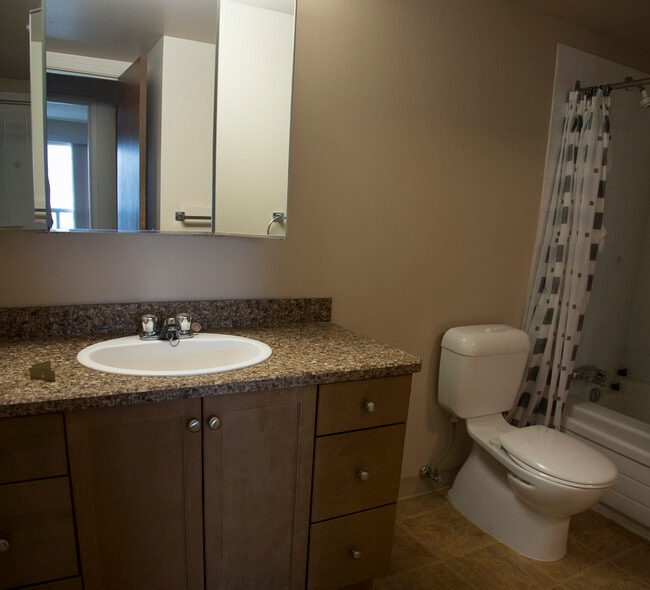 Building Photo - 0 Bed 0 Bath Unit in Calgary, AB