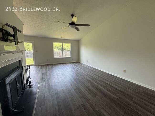 Building Photo - 2432 Bridlewood Dr