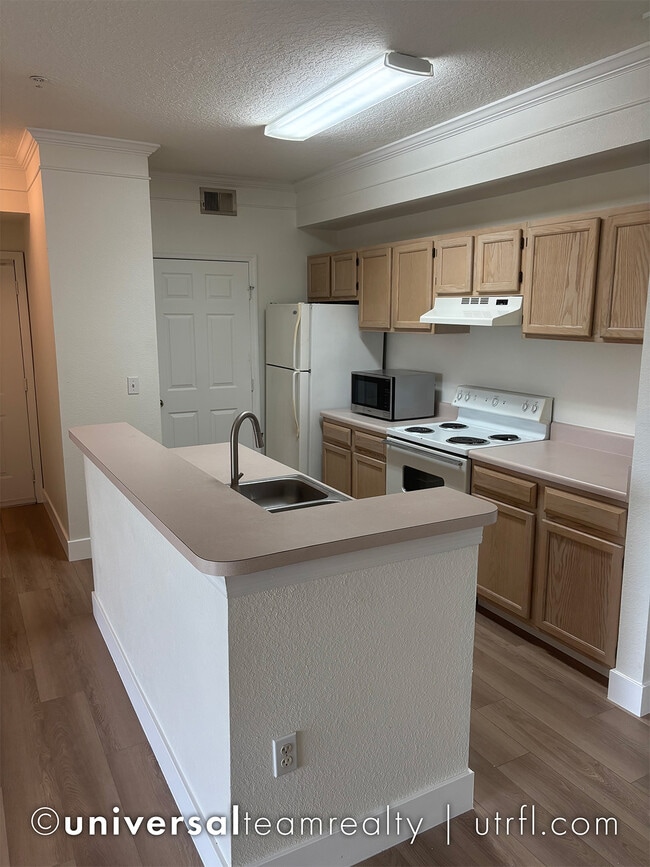 Building Photo - 11510 Villa Grand