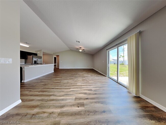 Foto del edificio - 2208 SW 3rd Terrace