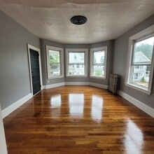 Building Photo - 26 Chestnut Ave