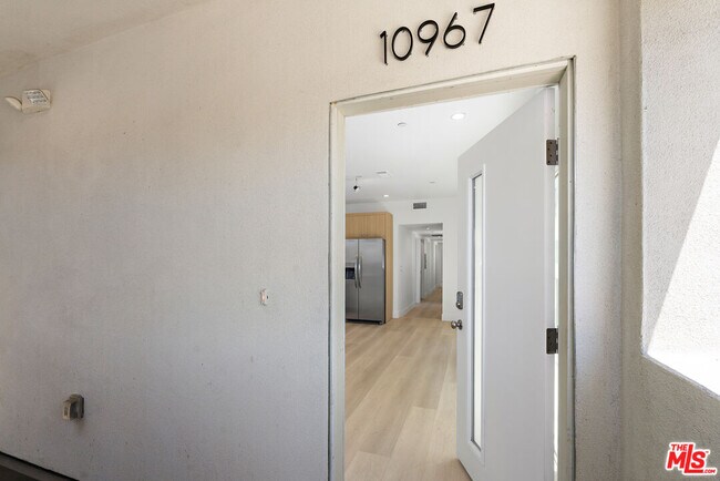 Foto del edificio - 10965 Calvert St