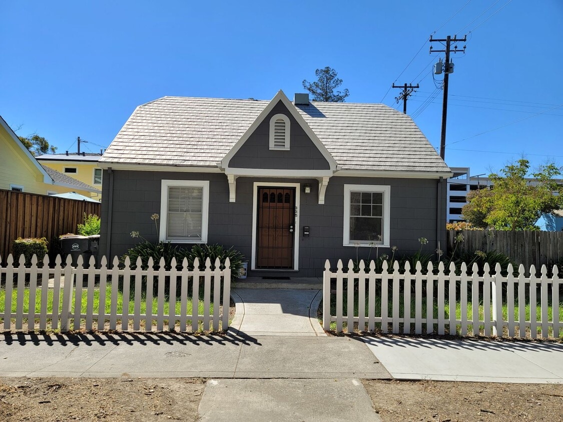 Primary Photo - Central Davis