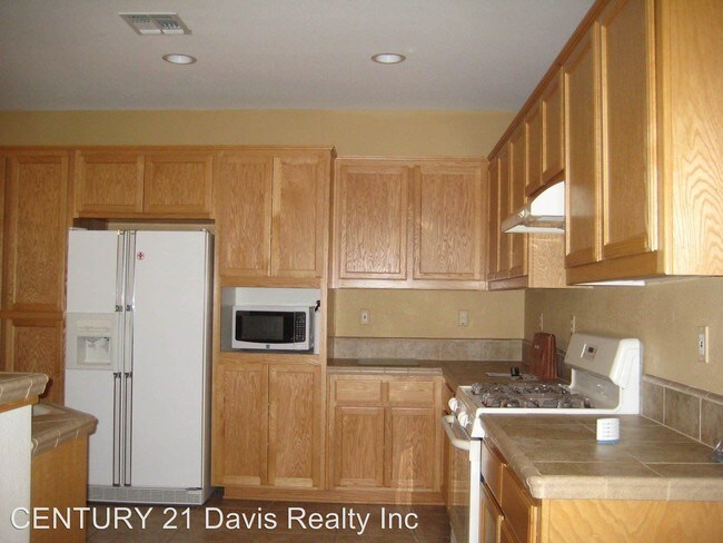 Building Photo - 532 Eskaton Cir