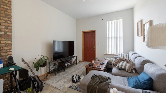 Foto del edificio - 1337 W Huron St
