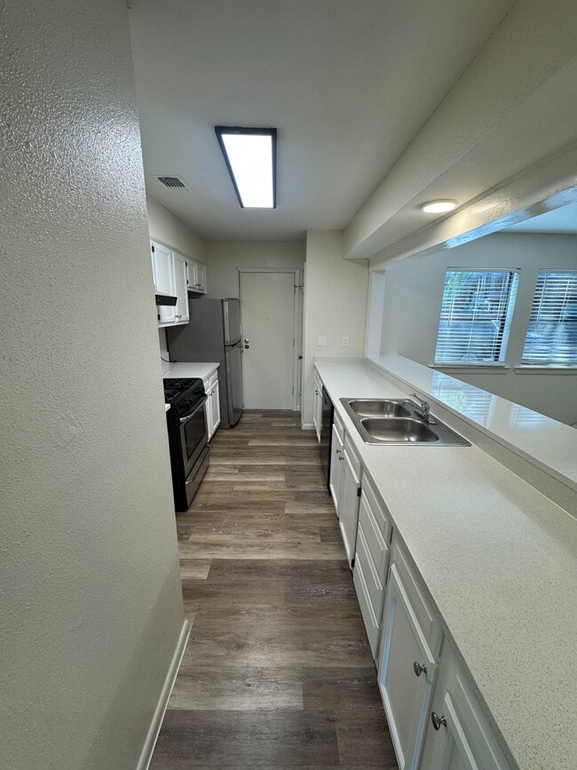 Building Photo - 4607 Avenue B