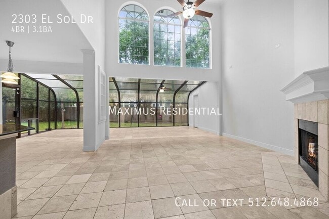 Foto del edificio - 2303 El Sol Dr