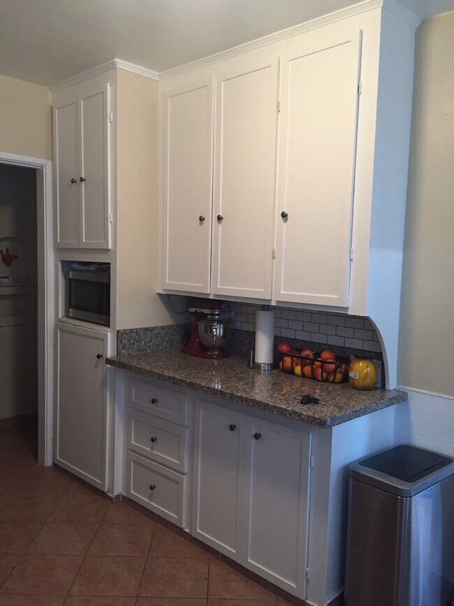 Kitchen - 166 E Platt St