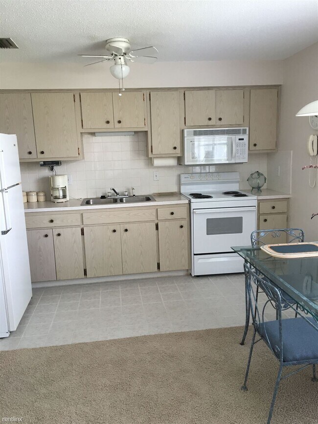 Foto del edificio - 2 br, 1 bath Condo - 4351 Tahitian Gardens...
