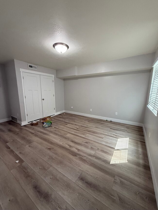 Building Photo - 671 N 30 E