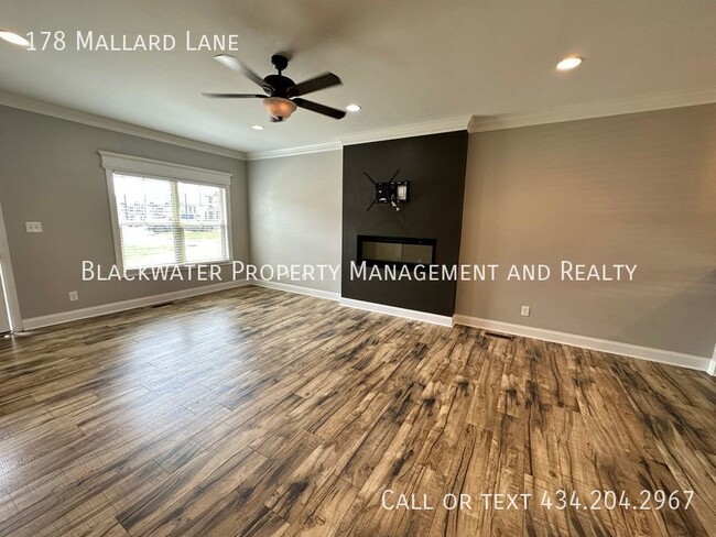 Building Photo - 3 Bedroom Braxton Park Townhome!