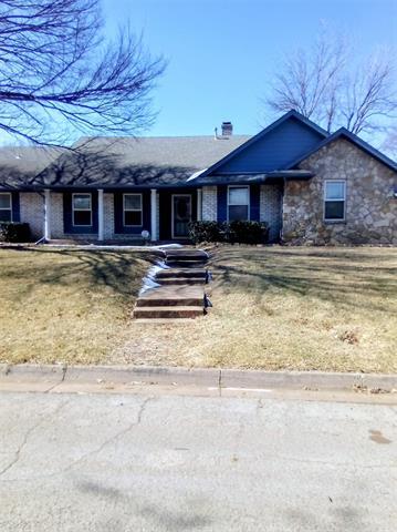 Building Photo - 2800 Hedgeway Dr