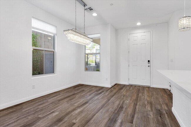 Foto del edificio - 11720 Emerald Lk Ave