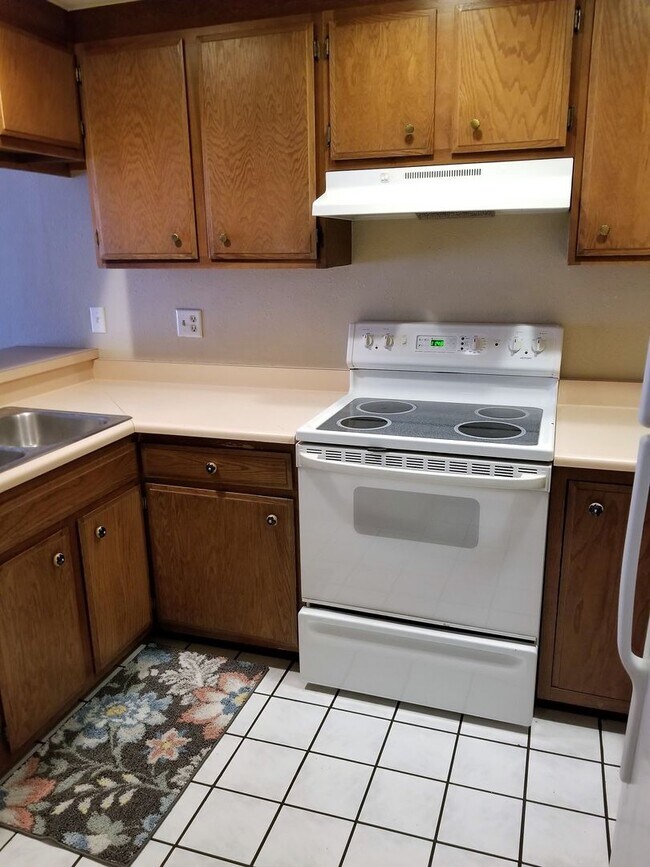 Foto del edificio - 300 Miners Creek Rd
