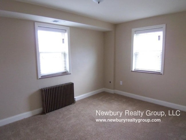 Building Photo - 2 bedroom in Crafton PA 15205