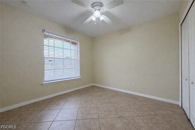 Foto del edificio - 2310 NE 8th Pl