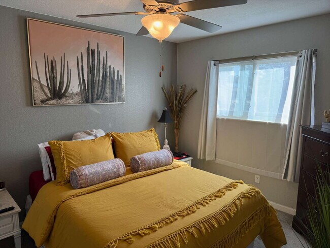 Building Photo - Charming 3-Bedroom Retreat in Westlake!