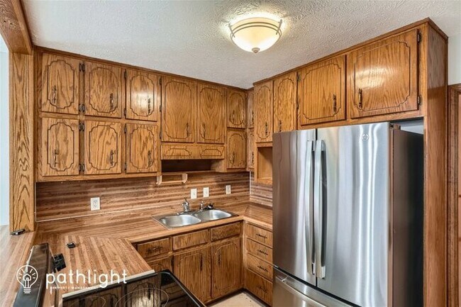 Foto del edificio - 110 Oak Leaf Dr, Stockbridge, GA, 30281