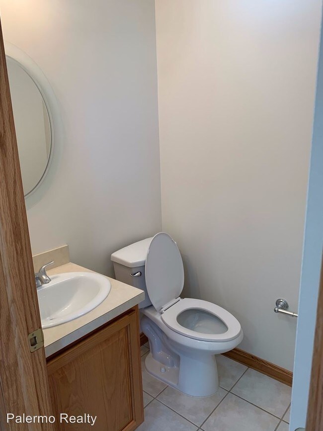 Foto del edificio - 4103-4181 Woodland Hills Cir