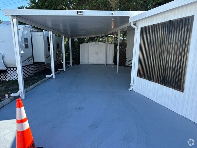 Building Photo - 27 Pine Ridge Dr