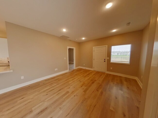 Foto del edificio - 6814 W White Pne St