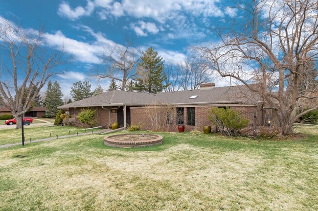 Building Photo - 5191 W Quarles Dr