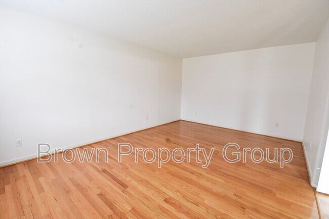Foto del edificio - 2417 Dartmouth Dr