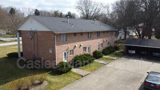 Building Photo - 460 Laurel Dr