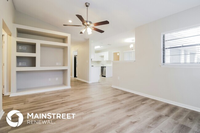 Building Photo - 1421 W Orion Cir