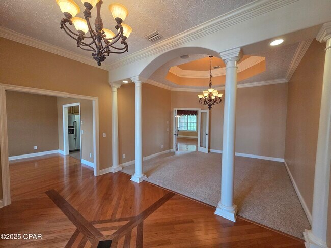 Foto del edificio - 3401 Hillcrest Dr