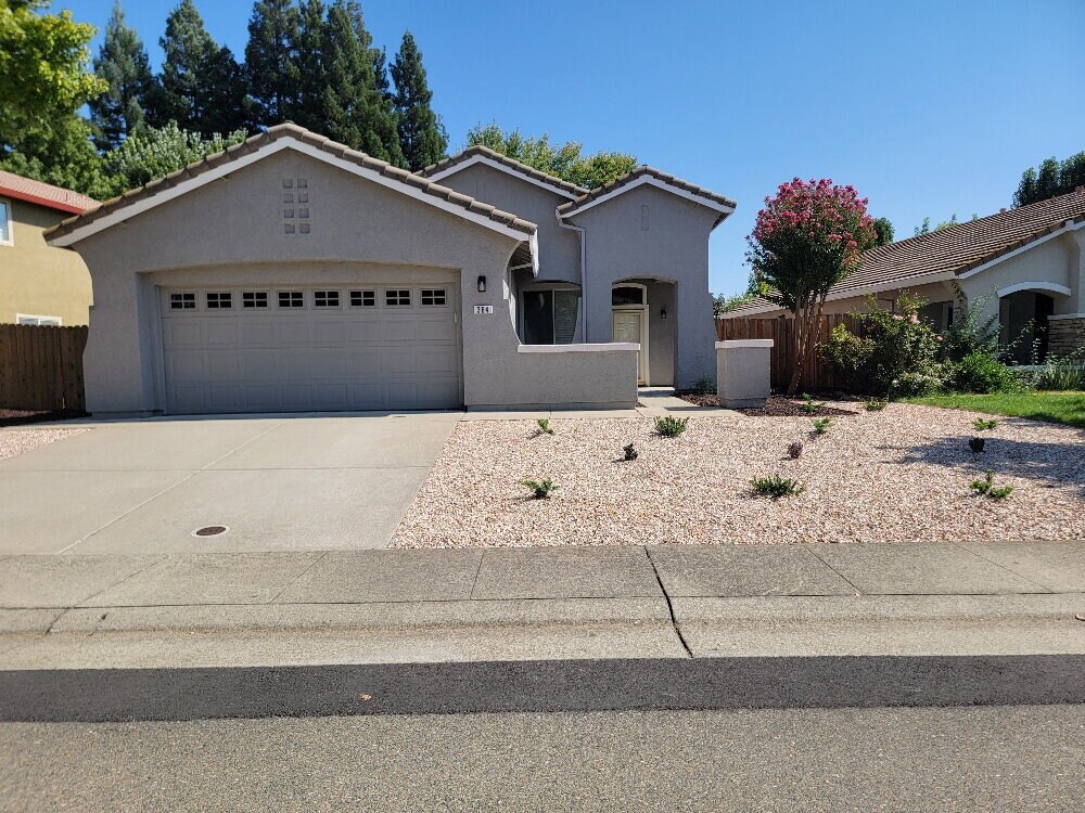 Foto principal - Modern 3-Bedroom, 2-Bathroom Home with Ope...