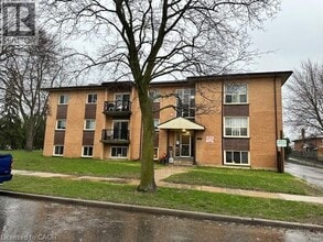 Building Photo - 85 Confederation Dr