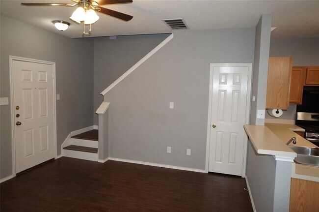 Foto del edificio - 13700 Harris Ridge Blvd