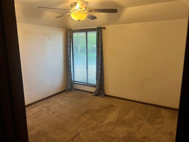 Building Photo - 3216 W Tenaya Way