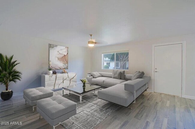 Photo - 1248 S Vineyard Apartment