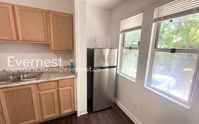 Foto del edificio - 3353 E 132nd St