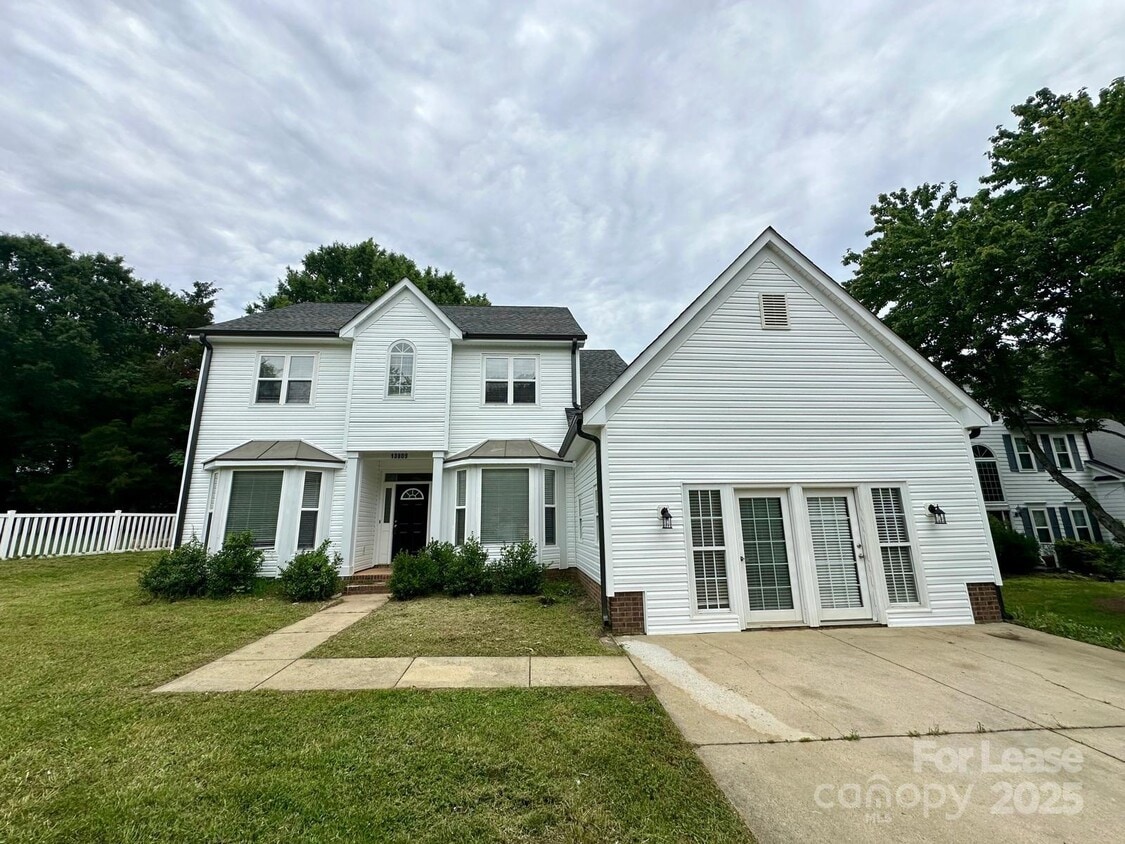 Primary Photo - 13809 Stephendale Dr