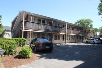 Building Photo - 157 Main St